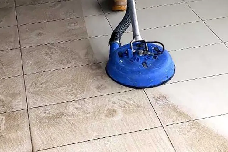 Stain removal for ceramic tiles