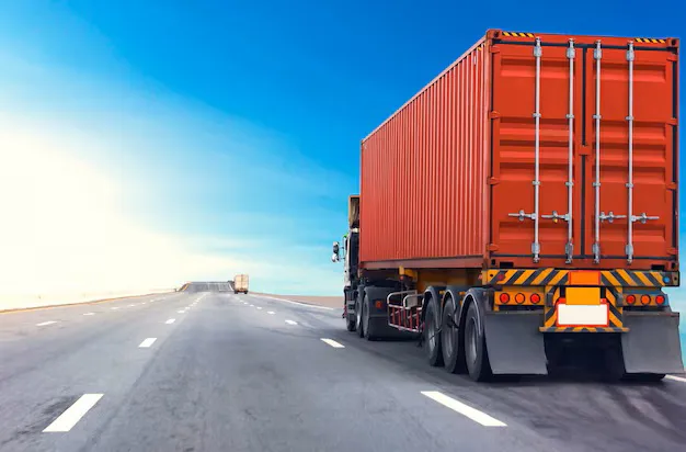 What factors influence the costs of exporting ceramic tiles to Iraq?