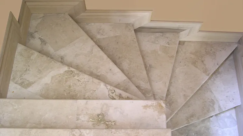 Veined Stone-Look Ceramic Tiles for Stairs